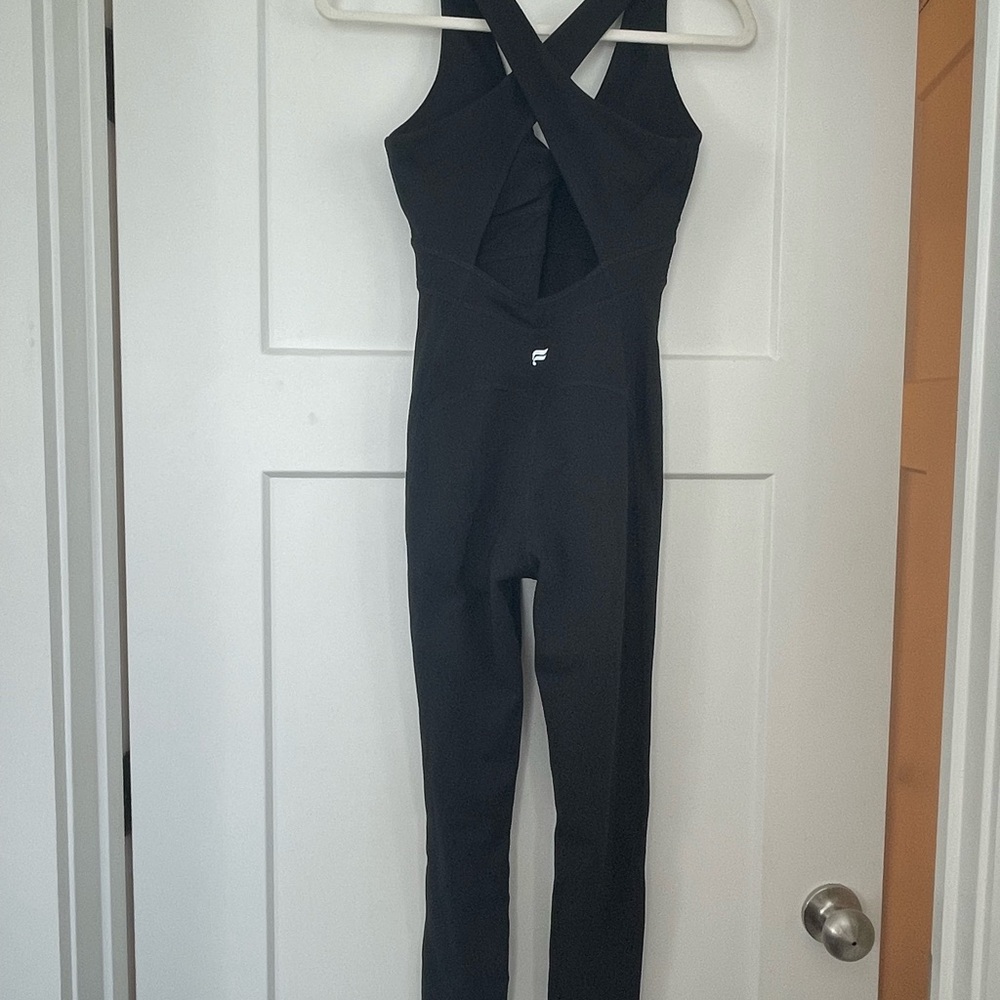 NWT Fabletics Twist Front Oasis Jumpsuit Black Workout One Piece - Picture 4 of 7